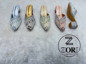 Zari Embellished Royal Jutti