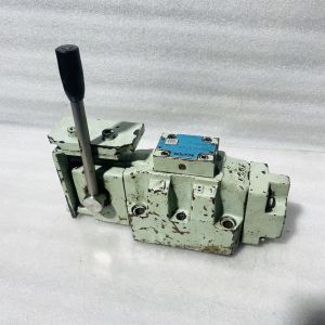 Kawasaki Kpm DM16P-10-104-C09 Hydraulic Directional Control Valve