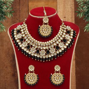Black &AMP;AMP; White Color Kundan Necklace Set