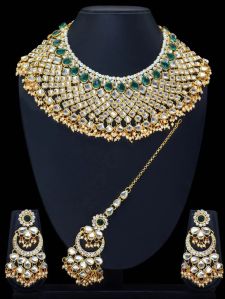 Green Color Kundan Necklace Earring Maang Tikka Set