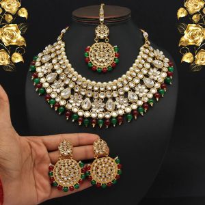 Maroon &AMP;AMP; Green Color Kundan Necklace Set