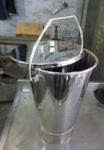 Polished Silver Stainless Steel Lid Bucket, Length : 5-10mm