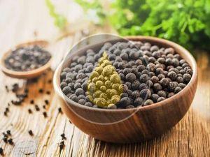 Raw Black Pepper Seeds, Grade Standard : Food Grade