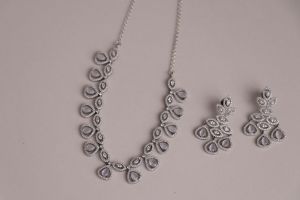 Art No. 821 Short Diamond Necklace Set