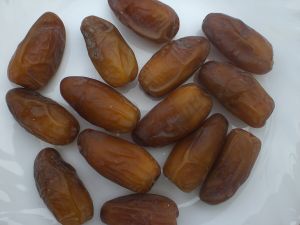 dates 3cm to 4cm