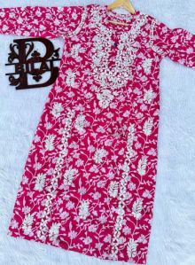 Alina Floral Print Cotton Kurti Straight, Technics : Machine Made