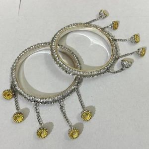 Lac Silver Bangles