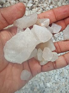 Non Polished Quartz Chips 5-25mm, Form : Solid
