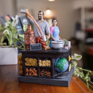 Teashop Couple Piggy Bank