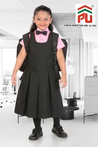 Girls Vidyaniketan Nursery to 7 Class School Uniform