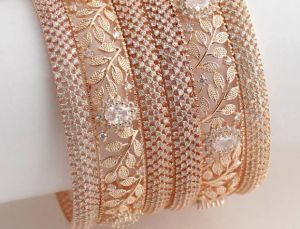 Shruti Women Alloy Metal Bangle Set