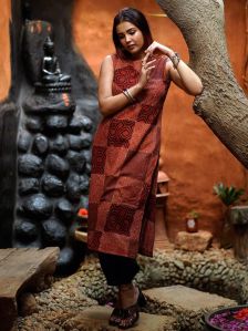 Urvi Ajrakh Hand Block Printed Straight Fit Women  Kurta