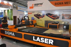 1000 W Fiber Laser Cutting Machine