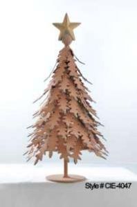 Rustic Metal Christmas Tree Sculpture with Spiky Leaf Design and Star Topper