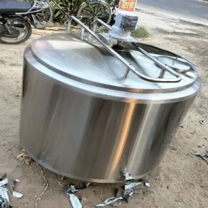 Vertical Bulk Milk Cooler