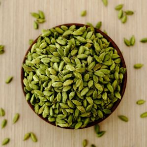 Green Cardamom, Packaging Size : 5-25kg, Grade Standard : Food Grade