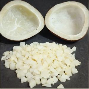 Crunchy Dry Coconut Flakes, Color : White, Packaging Size : 5-25kg