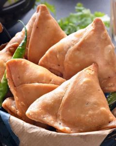 Aloo Paneer Samosa