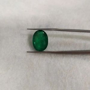 7.59 Carat or 8.41 Ratti Natural Zambian Panna