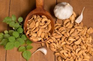 Dehydrated Garlic Cloves