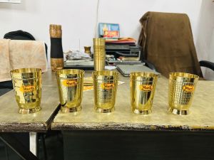 Murli Polished Pure Brass Glasses, Color : Golden for Home Decor