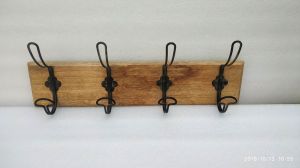 Horizontal 4 Hook Double-Prong Natural Wooden Wall Rack
