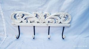 Horizontal 4 Hook Ornate White Wooden Wall Rack