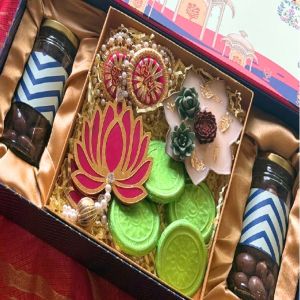 Chocolate, Urli and Pair Lotus Shubh Labh Gift Box