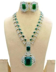 Royal Emerald & Diamond Look Necklace Set