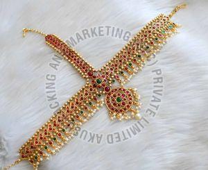 Antique Gold Bridal Maang Tikka Set, Brand Name : She Collection