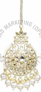 Metal Designer Pearl Drop Maang Tikka, Color : White, Gold