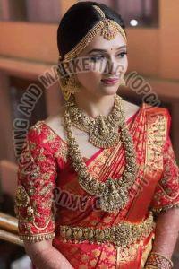 Metal Traditional South Indian Bridal Jewellery Set, Color : Golden