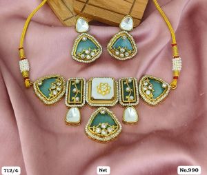 Choker Kundan Necklace Set