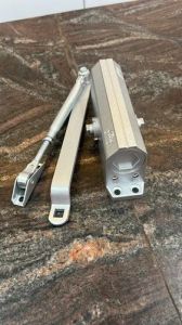 Steel Hydraulic Door Closer, Color : Silver Standard