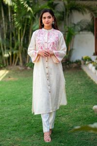 Ladies Designer Kashmiri Kurti Casual Wear, Size : XL & XXL