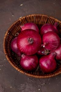 Fresh Red Onion, Packaging Size : 50Kg, 25kg 40kg Plastic Bag