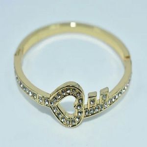 Metal Golden Heart Design Artificial Bracelet Casual Or Formal