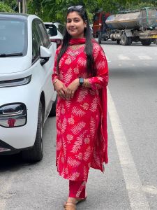 Ladies Rani Pink Rayon Kurti Pant Set