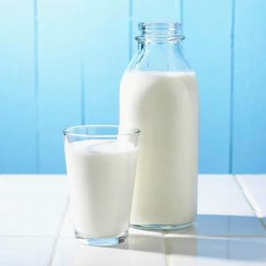 Fresh Milk, Color : White, Form : Liquid, Purity : 100%
