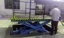 Servo Tech Scissor Lift Platform, Capacity : 3-4 Ton