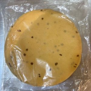 Jeera Papad, Shape : Round