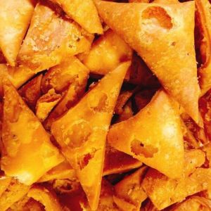 Triangle Shaped 3d Papad Snacks, Color : Golden Brown