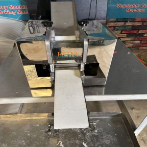 Kgn Industry Mild Steel 50 Hz Momo Dumpling Wrapper Machine, Color : Sky Blue, Operation Type : Semi Automatic