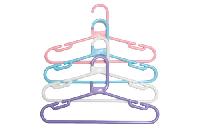 plastics hangers