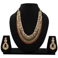 Zaveri Pearls Kundan Necklace Set