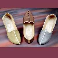 handcrafted ladies footwear