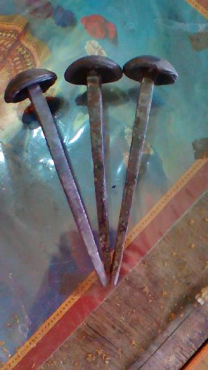 umbrella head nails