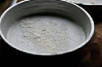 cake trays flour mixing pan