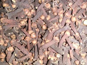 clove,  Feature : Rich In Aroma