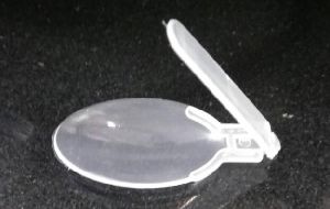 Fold-able plastic spoon